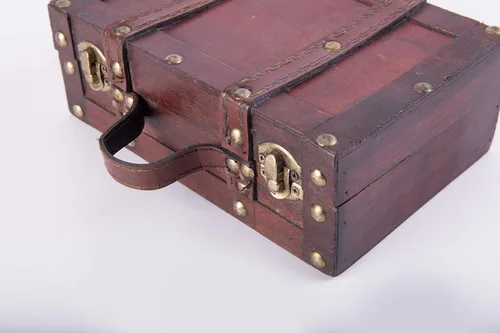 Vista 4 de Vintiquewise (TM). Caja decorativa pequeña con forma de velís antigua con correas.