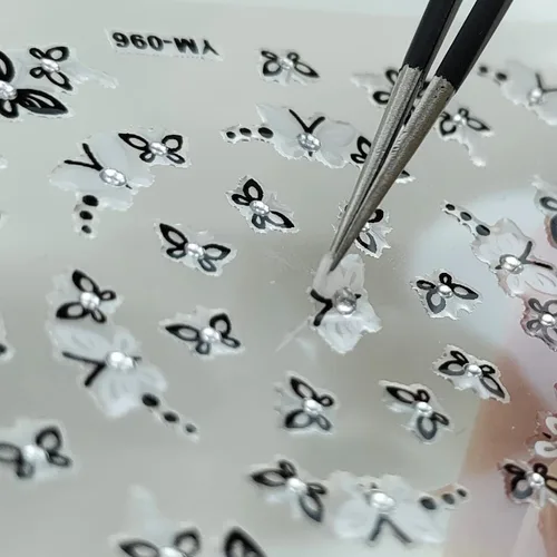 Vista 8 de Calcomanías para arte de uñas de flores, diseño de uñas en blanco y negro, calcomanías autoadhesivas 3D, suministros de arte de uñas, calcomanías
