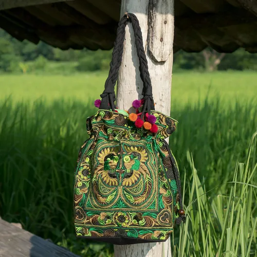 Vista 5 de changnoi Bolsa de mano con cordón hecho a mano, bolsa de compras bordada Hmong Tribes