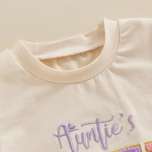 Vista 4 de Conjunto de 2 piezas de ropa para bebé niña pequeña con letras bordadas, camiseta y pantalones cortos para correr