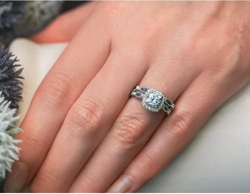 Vista 2 de Kobelli Moissanita y zafiro azul halo anillos de novia conjunto