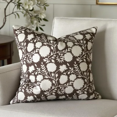 Vista 4 de Generic Funda de almohada floral moderna orgánica marrón, diseño floral bohemio de 18 x 18 pulgadas
