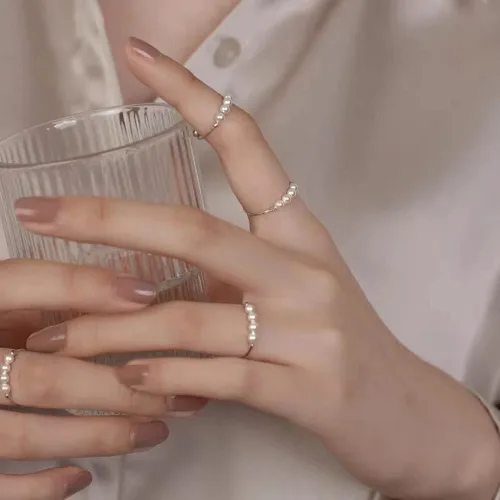 Vista 4 de Anillos abiertos pequeños y finos de perlas pequeñas para mujeres y niñas pequeñas de plata de ley 925, ajustables, delicados, anillos de nudillos