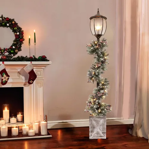 Vista 2 de Puleo International Poste de lámpara de 7 pies con guirnalda decorada y 50 luces LED blancas cálidas