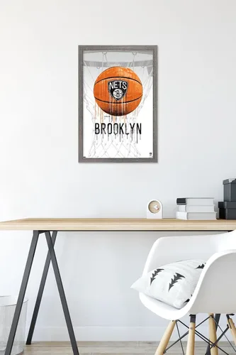 Vista 6 de Trends International NBA Brooklyn Nets - Póster de pared Drip Basketball 21, 14.725 x 22.375 pulgadas, versión enmarcada de madera de granero