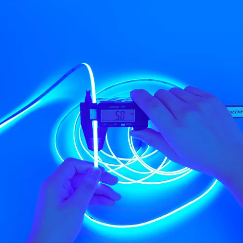 Vista 2 de TOPAI 12V delgada de 5 mm tira de luz LED COB azul estrecha de 16.4 pies luz uniforme brillante sin puntos 400LEDs/M adhesiva flexible para cortar