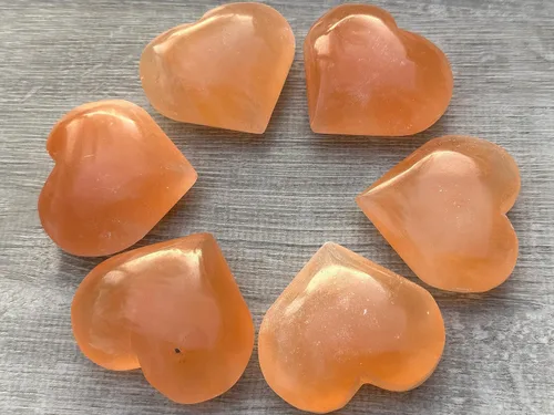 Vista 37 de Corazón hinchado de piedras preciosas al por mayor, corazones hinchados de piedras preciosas pulidas, piedra de palma de cristal, corazón de cristal