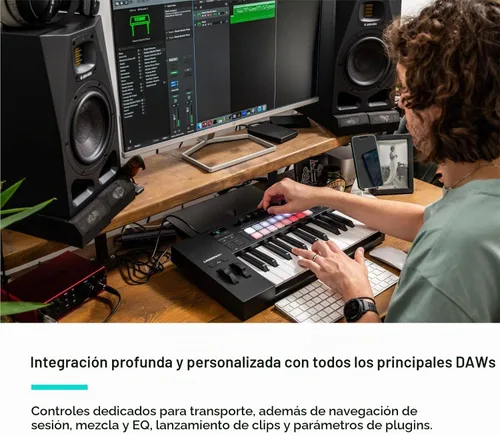 Vista 7 de Novation Launchkey 25 MK4 - Controlador de teclado compacto de 25 teclas, USB, MIDI con integración DAW. Modo acorde, modo de escala, 8 almohadillas