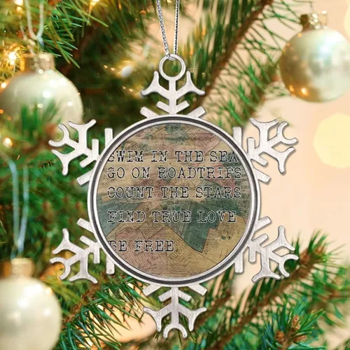 Vista 5 de Adorno de Navidad con mapa del mundo retro, Nadar en el mar, ir en viajes por carretera, adornos de metal de copo de nieve para árbol de Navidad