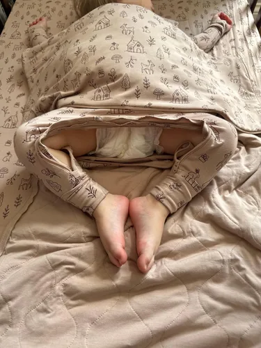 Vista 66 de GUNAMUNA Pijama unisex convertible ultrasuave para bebé, mameluco con cremallera para pañales, recién nacido a 24 meses