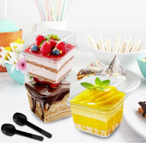 Vista 6 de Alaeseje Paquete de 60 tazas de plástico de postre de 8 onzas con tapas y cucharas, recipientes cuadrados para parfait desechables con tapa