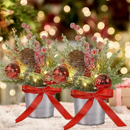 Vista 3 de Prsildan 2 piezas de decoración de mesa de Navidad árbol artificial con cono de pino y bayas rojas, mini árbol de nieve flocado con luces LED