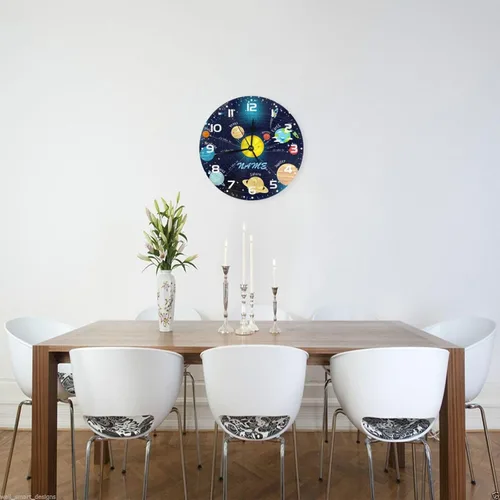 Vista 3 de Reloj de pared personalizado con diseño de planeta y galaxia para habitación de niños, reloj de pared personalizado con nombre de niño, regalo