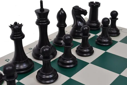 Vista 4 de Wholesale Chess Piezas cuádruples de ajedrez ponderadas y tablero de vinilo - Piezas marfil/negras - Tablero verde
