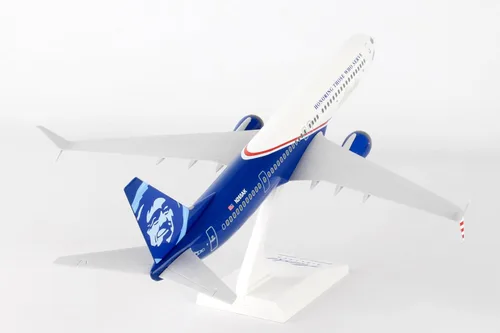 Vista 5 de Daron SkyMarks Alaska 737-900 Veteranos Avión 1/130 (SKR917)