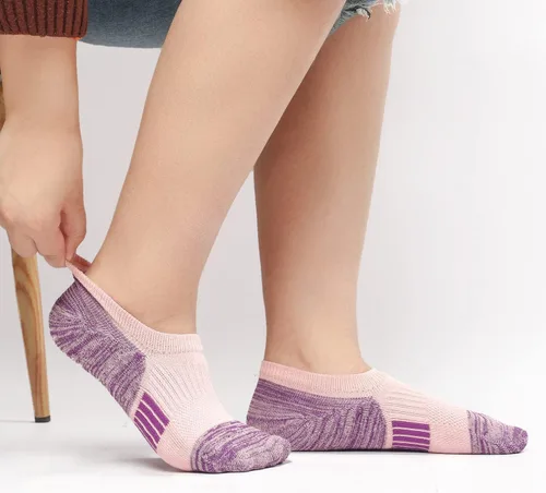 Vista 4 de Calcetines invisibles para mujer, acolchados, de corte bajo, atléticos, ocultos, para tenis, tobillos, calcetines invisibles para correr, 46 pares