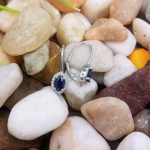 Vista 8 de Dazzlingrock Collection Pendientes colgantes de oro blanco de 10 quilates, 0.236 x 0.157in, cada centro de corte ovalado y diamante redondo lateral