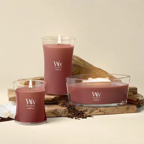 Vista 8 de WoodWick Regalos de Velas Navideñas de Canela Chai para Mujeres y Hombres, Vela de Reloj de Arena Mediana de 9.7 oz con Mecha Crepitante