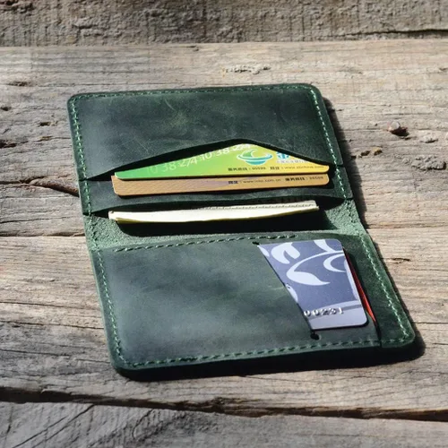 Vista 2 de Billetera de cuero minimalista hecha a mano para hombre, diseño de flores marrones