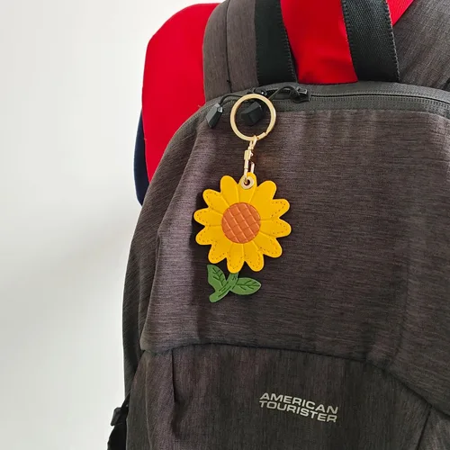 Vista 30 de CATCH ON Paquete de 2 fundas de cuero para Airtag para llavero, bonitos accesorios Kawaii adecuados para Airtag