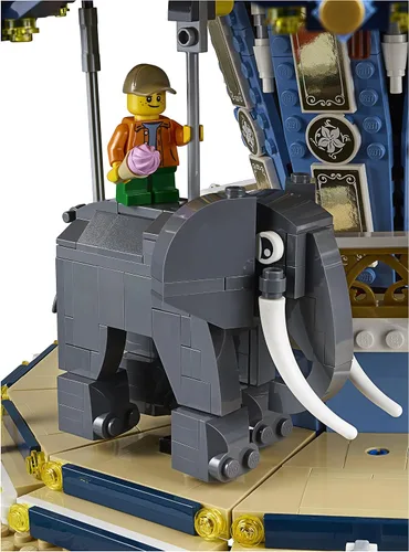 Vista 9 de LEGO Creator Expert Carousel 10257 Kit de construcción (2670 piezas)