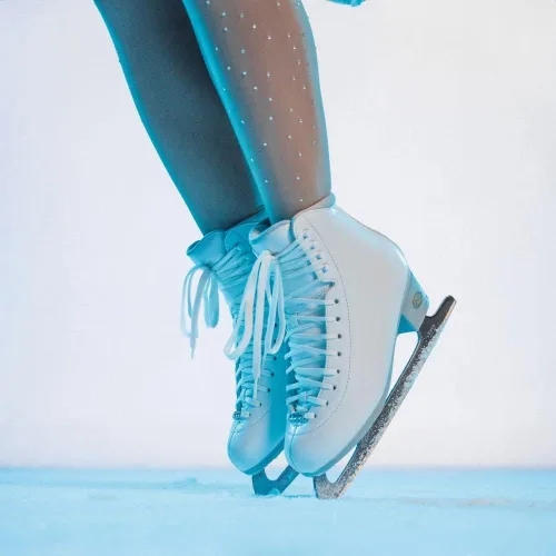 Vista 2 de Riedell Crystal - Patines de hielo para adultos para mujeres y hombres, patines de hielo elegantes y competitivos con forro Dri-Lex que absorbe