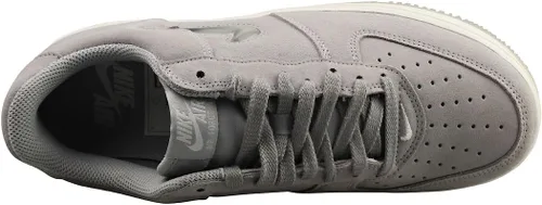 Vista 8 de Nike Men's Air Force 1 React Basketball Shoe