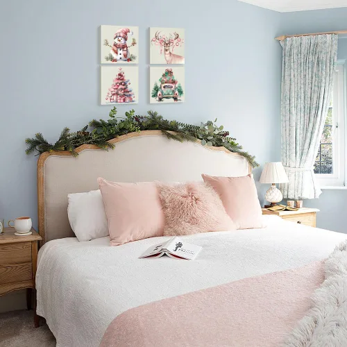 Vista 3 de Arte de Lienzo de Pared de Navidad Rosa - Juego de 4 Muñeco de Nieve, Ciervo, Árbol de Navidad y Camión Póster de Arte de Navidad - Pintura Estética