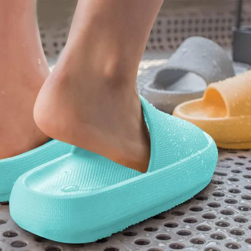 Vista 7 de Sandalias de nube para niños, niñas, niños, pantuflas de ducha y baño, cómodas pantuflas antideslizantes de suela gruesa para verano, zapatos