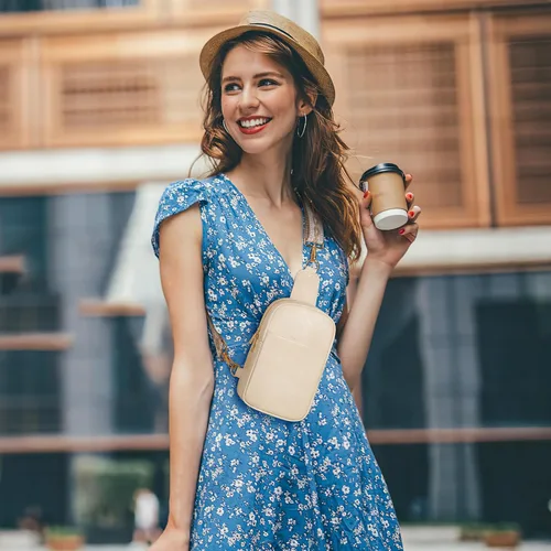 Vista 2 de MoKo Bolso bandolera de cuero vegano Pequeña moda casual desmontable con correa de hombro para mujeres y hombres, senderismo y viajes