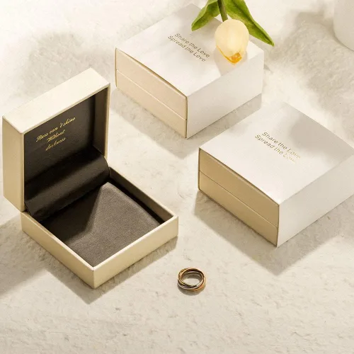 Vista 6 de Anillos apilables tricolor con cruz para mujeres y adultos, no se deslustra, anillo rodante entrelazado Trinity, anillo apilable de tres tonos