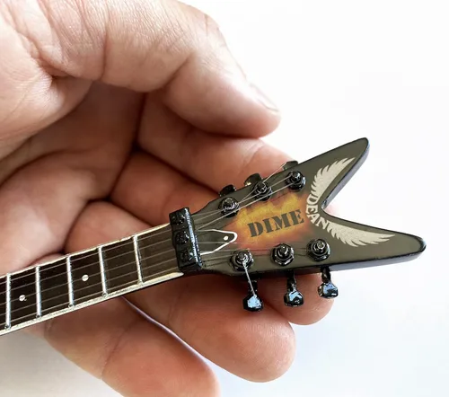 Vista 2 de Axe Heaven Dimebag Darrell Dean Dime O Flame - Guitarra Dime-o-Flame modelo coleccionable