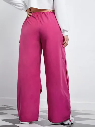 Vista 2 de Floerns Pantalones cargo holgados de paracaídas de tiro alto con cordón y bolsillo con solapa para mujer