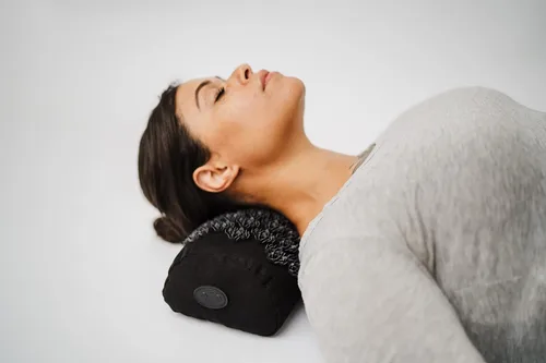 Vista 5 de Kanjo Almohada vibratoria de acupresión – Almohada de masaje de hombros, cuello y espalda con múltiples ajustes de vibración – Almohada de punto