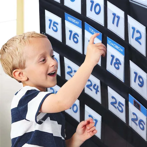 Vista 5 de Calendario mensual para aula con 45 bolsillos, 3 bolsillos de almacenamiento para fácil pared o soporte (negro)