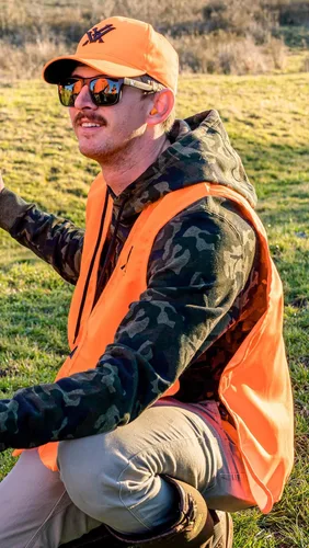 Vista 3 de Vortex Optics Blaze Orange Hunting Vest & Hat Combo