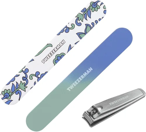 Vista 11 de Tweezerman Nail Kit with Clipper & 2 Nail Files Disney's 101 Dalmatians