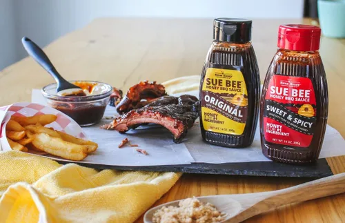 Vista 7 de Sue Bee Original Style Honey BBQ Sauce, 14 onzas (paquete de 1) Fabricado con miel pura para un sabor dulce y ácido que es perfecto para asar a