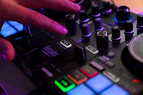 Vista 5 de Hercules DJControl Inpulse 200 MK3 - Controlador de DJ ideal con Serato