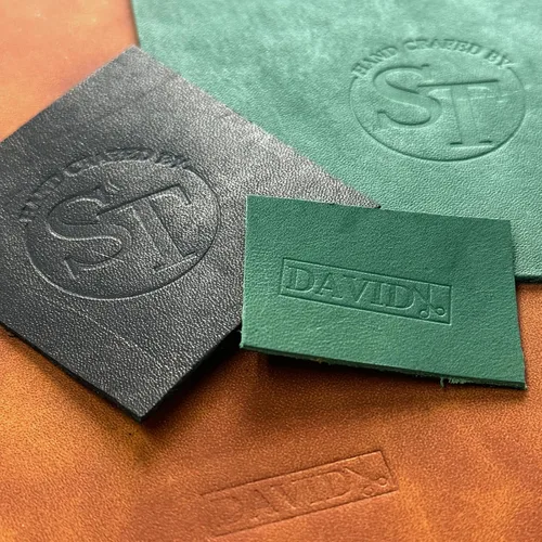 Vista 6 de XRLSG - Sello de grabado en relieve de cuero personalizado de latón con texto de logotipo, martillo prensa herramienta de artesanía en cuero, regalo