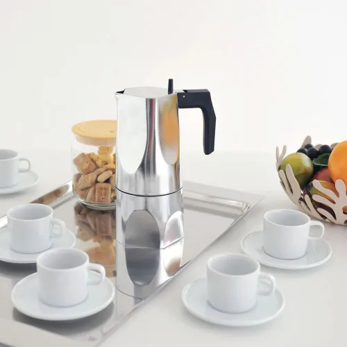 Vista 7 de Alessi MT18/6 "Ossidiana" - Cafetera de 6 tazas con mango de fundición de aluminio y perilla en resina termoplástica, color negro