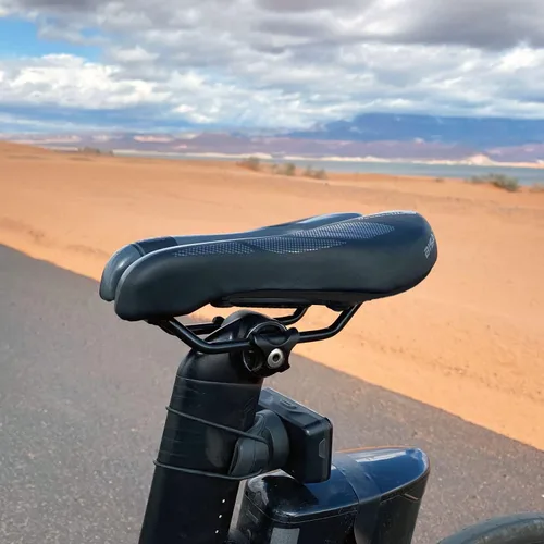 Vista 3 de BiSaddle SRT 2.0 - Sillín de bicicleta ajustable sin nariz con rieles de titanio, ajuste personalizado, cómodo, negro con detalles grises