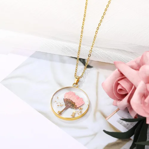 Vista 2 de BIRDAYPRE Handmade Pressed Flower Pendant Necklace Birth Flower Necklaces Round Resin Necklace for Women Girls 18K Gold Plated Chain Flower Jewelry