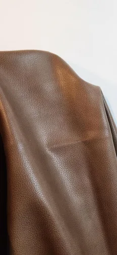 Vista 87 de NAT Leathers™ Cuero sintético sintético suave de piel sintética vegana marrón bellota (aprobado por PETA Vegano) por The Yard Piel sintética