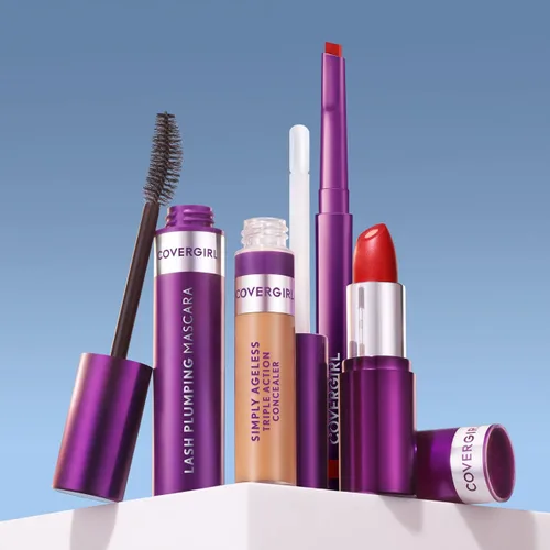 Vista 7 de COVERGIRL Simply Ageless Lip Flip Liner, Amazing Petal, paquete de 1 Increíble pétalo
