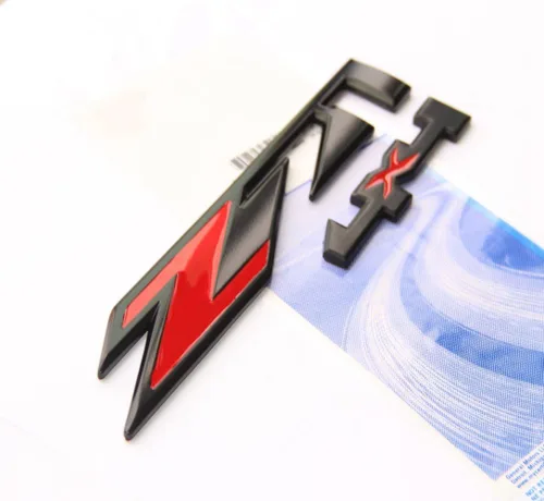 Vista 2 de Yoaoo® 2 Insignias con emblema. Colores negro y rojo Z71 4x4. Para GMC Chevy Silverado Sierra Tahoe Suburban 1500 2500hd 3500hd. OEM