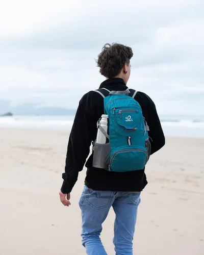Vista 7 de WATERFLY Mochila pequeña ligera y plegable: mochila de 20 l ultra ligera, plegable, de senderismo, de viaje, de camping, de día, para hombre y mujer