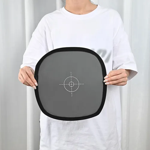 Vista 3 de lightdow 12 x 12 pulgadas (30 x 30 cm) tarjeta de balance de blancos 18% gris Reflector de referencia Gris con bolsa de transporte [versión plegada]