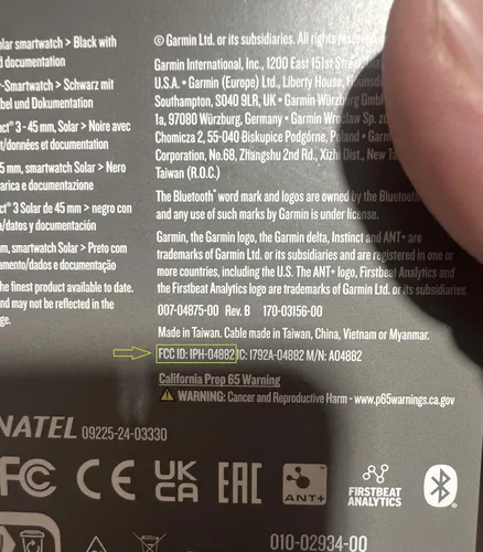 Vista 9 de Garmin Instinct 3 45mm, pantalla con carga solar, reloj inteligente GPS resistente para exteriores, bisel reforzado con metal, linterna incorporada