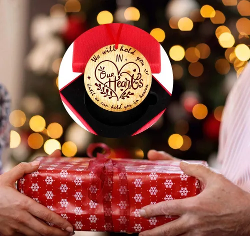 Vista 5 de PETCEE Adornos de Navidad en el cielo, adorno conmemorativo de Navidad de 3 pulgadas, te sostendremos en nuestros corazones hasta que te podamos